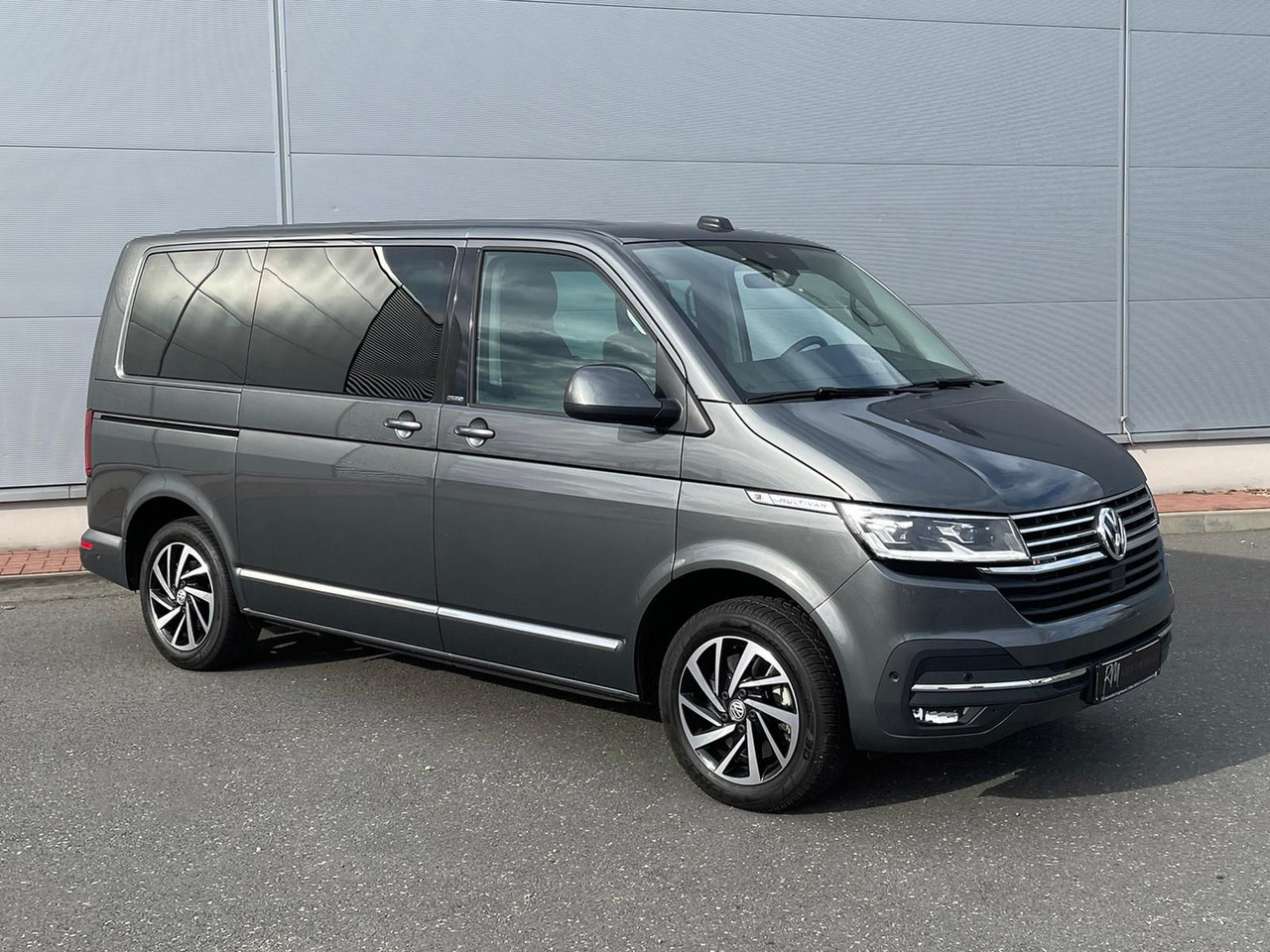Volkswagen T6.1 Multivan Comfortline 4M ACC KAMERA SITZHZ - Minibus, Furgão de passageiros: foto 2 Volkswagen T6.1 Multivan Comfortline 4M ACC KAMERA SITZHZ - Minibus, Furgão de passageiros: foto 2