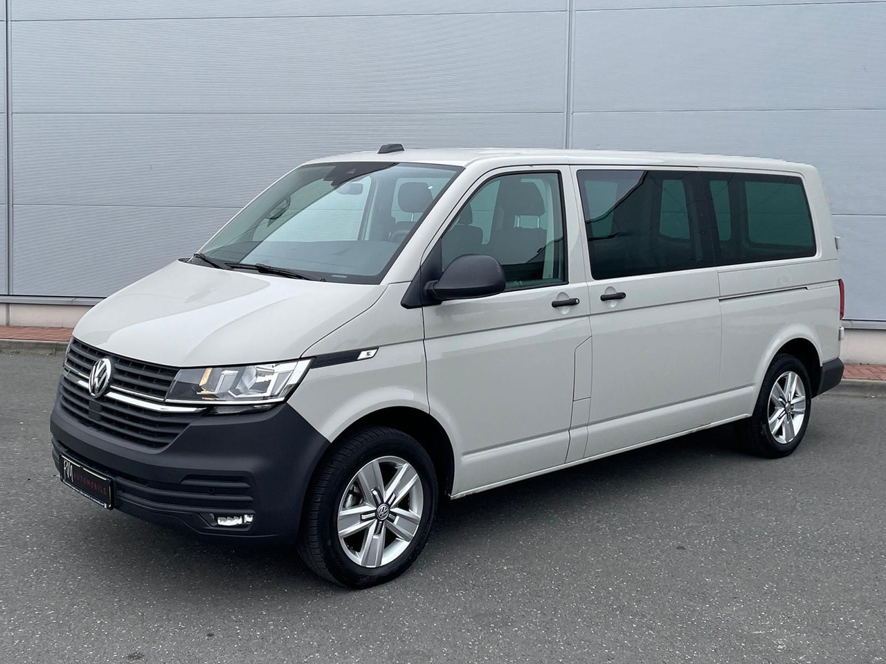 Volkswagen T6.1 Transporter 2.0 TDI lang 4MOTION SITZHZ NAV - Furgão: foto 1 Volkswagen T6.1 Transporter 2.0 TDI lang 4MOTION SITZHZ NAV - Furgão: foto 1