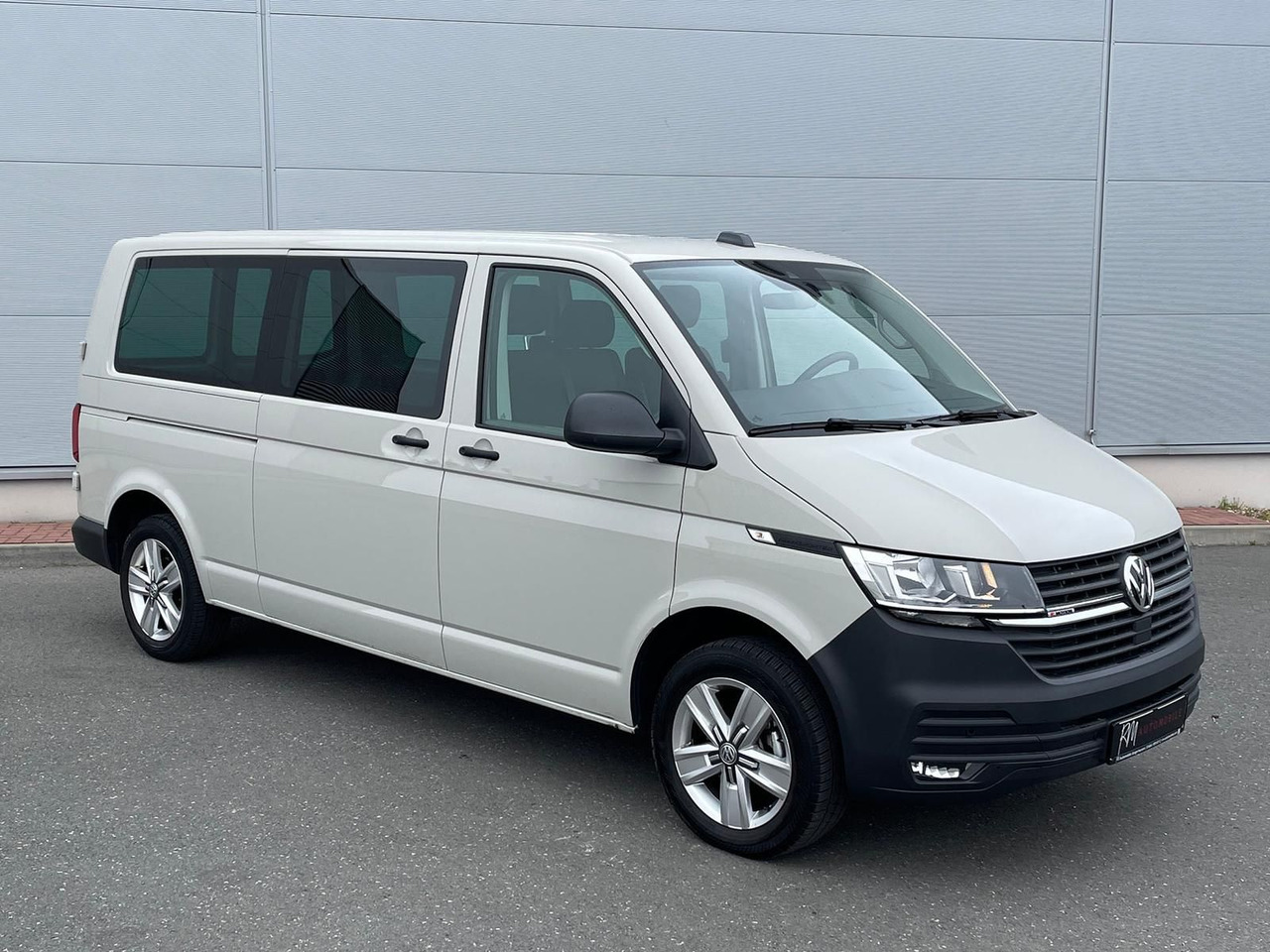 Volkswagen T6.1 Transporter 2.0 TDI lang 4MOTION SITZHZ NAV - Furgão: foto 2 Volkswagen T6.1 Transporter 2.0 TDI lang 4MOTION SITZHZ NAV - Furgão: foto 2