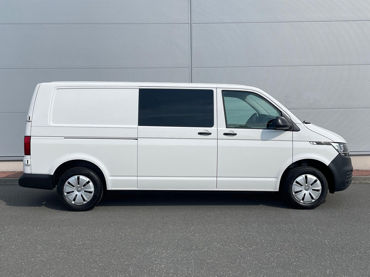 Volkswagen T6.1 Transporter MIXTO LR 2.0 TDI KLIMA PDC - Furgão, Carrinha cabine dupla: foto 5 Volkswagen T6.1 Transporter MIXTO LR 2.0 TDI KLIMA PDC - Furgão, Carrinha cabine dupla: foto 5