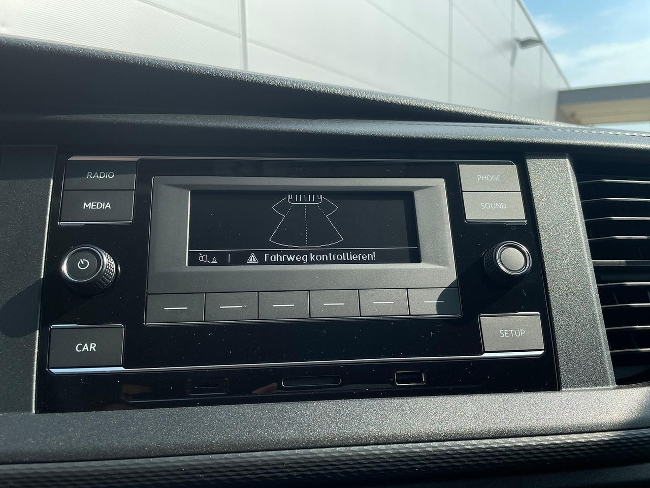 Furgão, Carrinha cabine dupla Volkswagen T6.1 Transporter MIXTO LR 2.0 TDI KLIMA PDC: foto 27 Furgão, Carrinha cabine dupla Volkswagen T6.1 Transporter MIXTO LR 2.0 TDI KLIMA PDC: foto 27