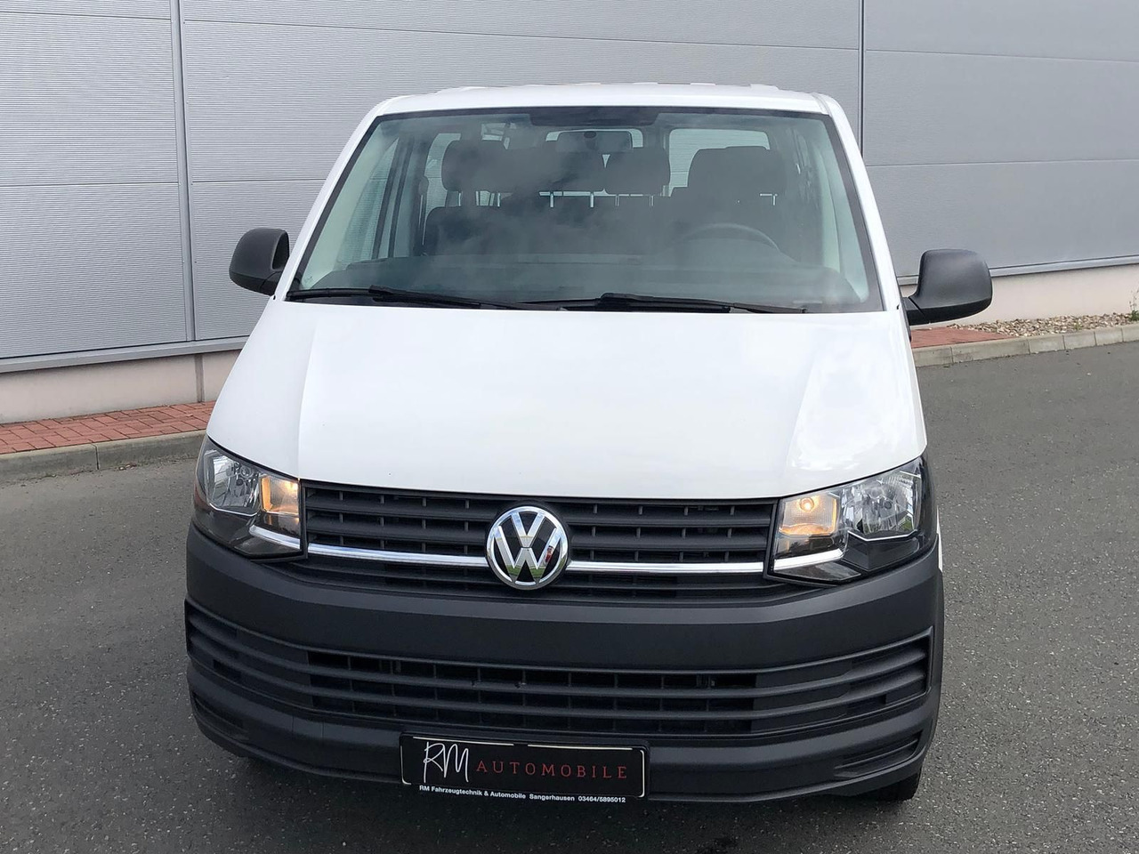 Volkswagen T6 Transporter 2.0 TDI Kombi lang 9-SITZE TEMP - Carrinha: foto 4 Volkswagen T6 Transporter 2.0 TDI Kombi lang 9-SITZE TEMP - Carrinha: foto 4