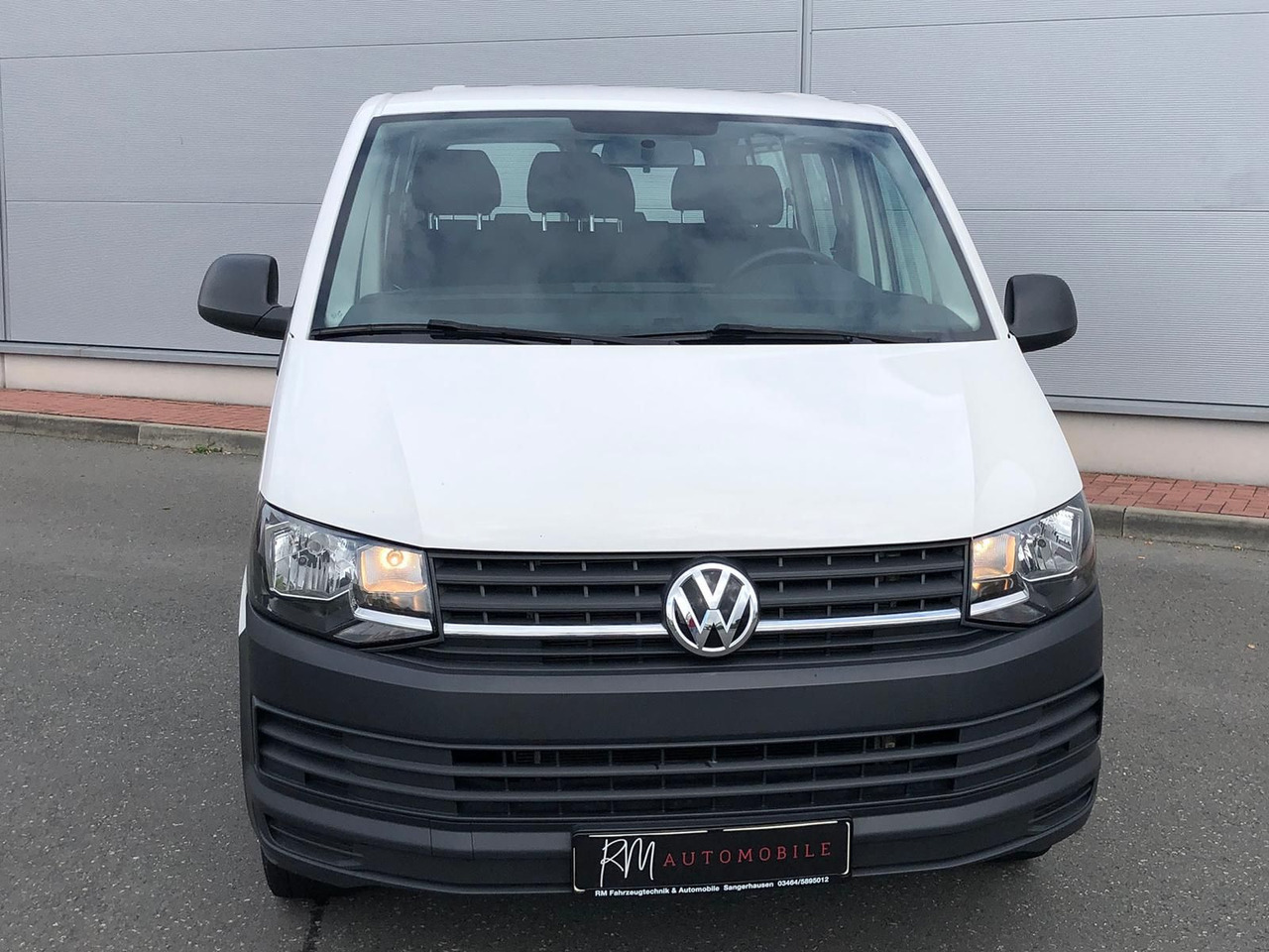 Volkswagen T6 Transporter 2.0 TDI Kombi lang 9-SITZE TEMP - Carrinha: foto 3 Volkswagen T6 Transporter 2.0 TDI Kombi lang 9-SITZE TEMP - Carrinha: foto 3