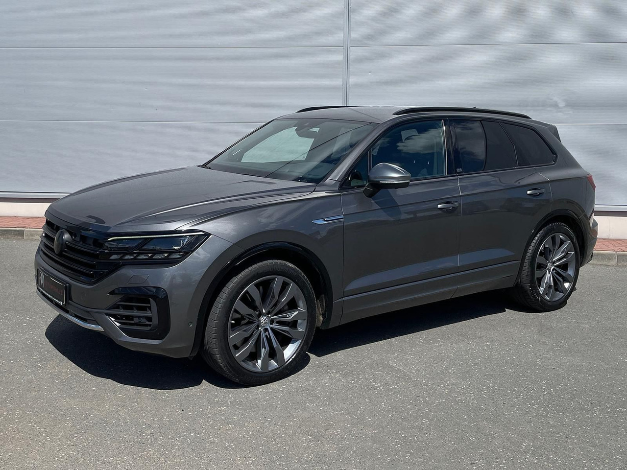 Volkswagen Touareg 4.0 V8 TDI One Million 4M LEDER AHK ACC - SUV: foto 1 Volkswagen Touareg 4.0 V8 TDI One Million 4M LEDER AHK ACC - SUV: foto 1