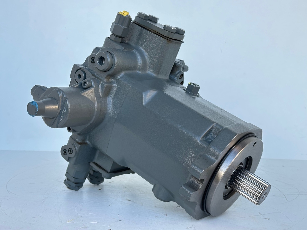 LIEBHERR - LINDE Original Hydromotor Typ:HMF75-02 2560 G 03 mit ID-Nr.10007106. A914 B-LI, A914 LI, A924 B-LI, A924 LI, MG15, MBG12, MG20, MFG10, BG12H #HYX293G00103# - Motor hidráulico por Escavadeira de rodas: foto 2 LIEBHERR - LINDE Original Hydromotor Typ:HMF75-02 2560 G 03 mit ID-Nr.10007106. A914 B-LI, A914 LI, A924 B-LI, A924 LI, MG15, MBG12, MG20, MFG10, BG12H #HYX293G00103# - Motor hidráulico por Escavadeira de rodas: foto 2