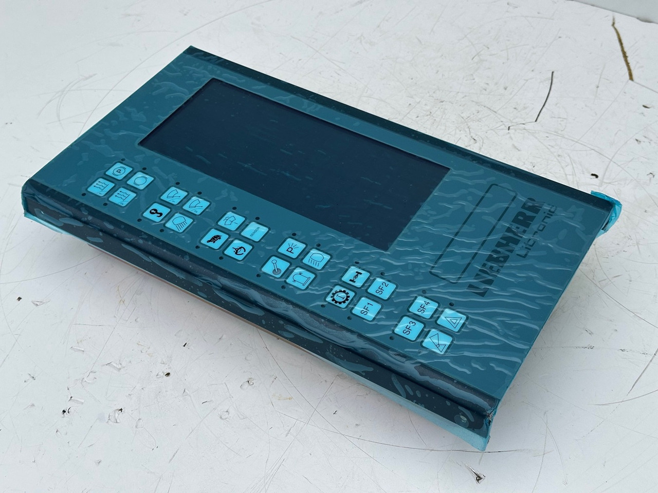 LIEBHERR Original Baggerdisplay Typ:DISP01A mit ID-Nr.6001534 – ID-Nr.6001597 – ID-Nr.6001604 – ID-Nr.6001724 – ID-Nr.975777001. A900LI,A900ZW,A902LI,A912LI,A922LI,A932LI,A954LI. #975777001.018016# - Sistema elétrico por Escavadeira de rodas: foto 1 LIEBHERR Original Baggerdisplay Typ:DISP01A mit ID-Nr.6001534 – ID-Nr.6001597 – ID-Nr.6001604 – ID-Nr.6001724 – ID-Nr.975777001. A900LI,A900ZW,A902LI,A912LI,A922LI,A932LI,A954LI. #975777001.018016# - Sistema elétrico por Escavadeira de rodas: foto 1