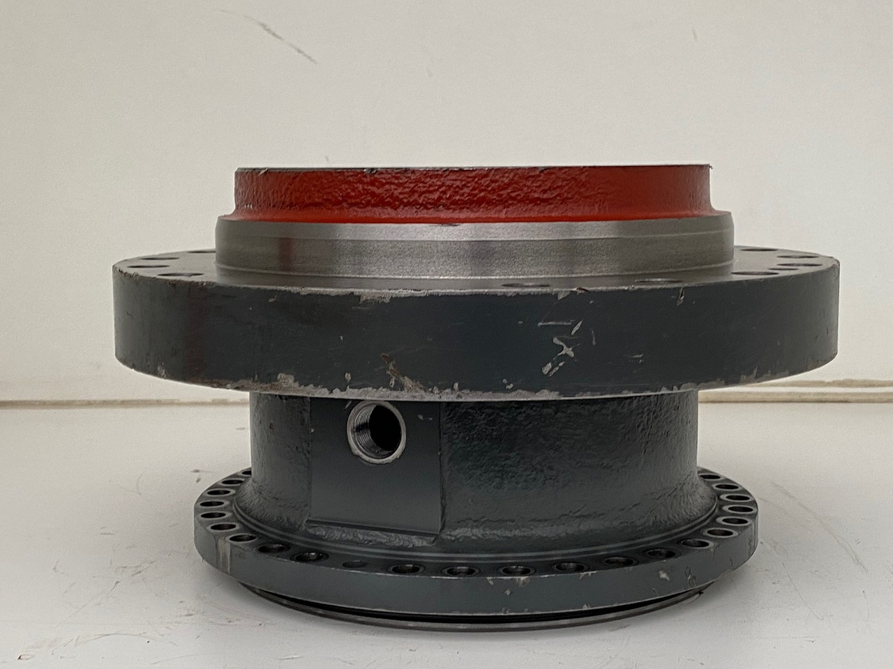 Motor de giro por Escavadora de rastos Liebherr Abtriebswellengehäuse ID-Nr.90015650 and Kegelrollenlager ID-Nr.761008503.: foto 6 Motor de giro por Escavadora de rastos Liebherr Abtriebswellengehäuse ID-Nr.90015650 and Kegelrollenlager ID-Nr.761008503.: foto 6