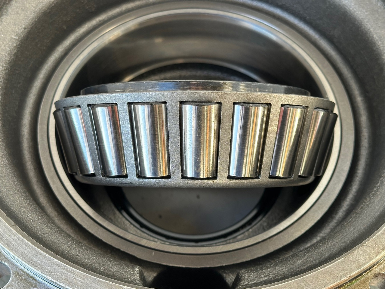 Motor de giro por Máquina de construção Liebherr Abtriebswellengehäuse ID-Nr.90208566 inkl. beiden Kegelrollenlager ID-Nr.10030908 - ID-Nr.761001903. LH40, LH50, R926, R928, R930. #90208566.137239#: foto 8 Motor de giro por Máquina de construção Liebherr Abtriebswellengehäuse ID-Nr.90208566 inkl. beiden Kegelrollenlager ID-Nr.10030908 - ID-Nr.761001903. LH40, LH50, R926, R928, R930. #90208566.137239#: foto 8