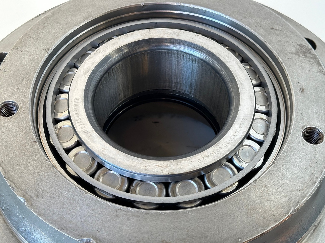 Motor de giro por Máquina de construção Liebherr Abtriebswellengehäuse ID-Nr.90208566 inkl. beiden Kegelrollenlager ID-Nr.10030908 - ID-Nr.761001903. LH40, LH50, R926, R928, R930. #90208566.137239#: foto 12 Motor de giro por Máquina de construção Liebherr Abtriebswellengehäuse ID-Nr.90208566 inkl. beiden Kegelrollenlager ID-Nr.10030908 - ID-Nr.761001903. LH40, LH50, R926, R928, R930. #90208566.137239#: foto 12