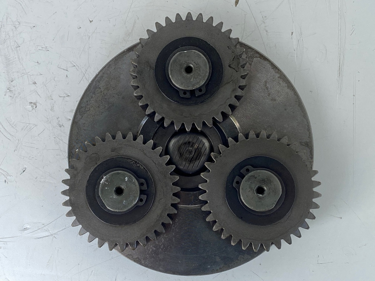 Liebherr Bonfiglioli Reduktionstufe ID-Nr.5007334. A308, A310, A312, A900 ZW, R308, R310, R312. #RE27.05# - Motor de giro por Escavadeira de rodas: foto 3 Liebherr Bonfiglioli Reduktionstufe ID-Nr.5007334. A308, A310, A312, A900 ZW, R308, R310, R312. #RE27.05# - Motor de giro por Escavadeira de rodas: foto 3