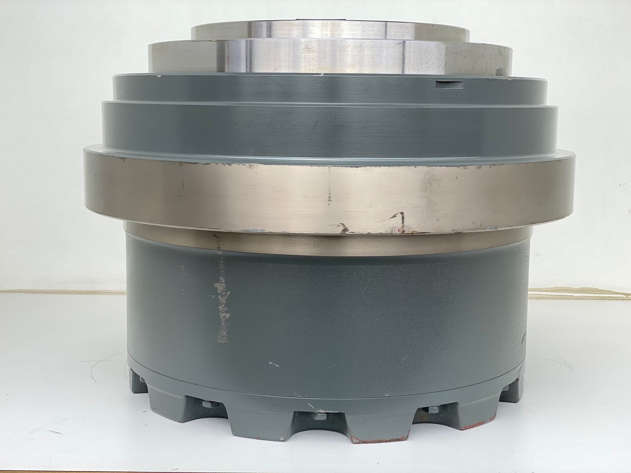 Liebherr Fahrantrieb FAT450P135, ID-Nr.90211932 - ID-Nr.90211933. ER944, R940, R944, R945, R946, R950, R960 T. #159-03# - Comando final por Escavadora de rastos: foto 2 Liebherr Fahrantrieb FAT450P135, ID-Nr.90211932 - ID-Nr.90211933. ER944, R940, R944, R945, R946, R950, R960 T. #159-03# - Comando final por Escavadora de rastos: foto 2