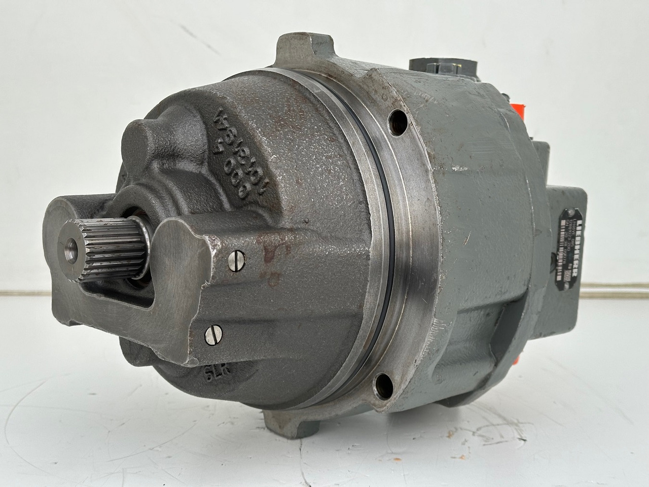 Liebherr Hydraulikeinbaumotor LH46VE 085. ID-Nr.12421312 - ID-Nr.12881023. LO1926, LOS926 K-LC, R922, R924, R926, R926 K-LC, R930 T. #20.38.0978# - Motor hidráulico por Máquina de construção: foto 1 Liebherr Hydraulikeinbaumotor LH46VE 085. ID-Nr.12421312 - ID-Nr.12881023. LO1926, LOS926 K-LC, R922, R924, R926, R926 K-LC, R930 T. #20.38.0978# - Motor hidráulico por Máquina de construção: foto 1