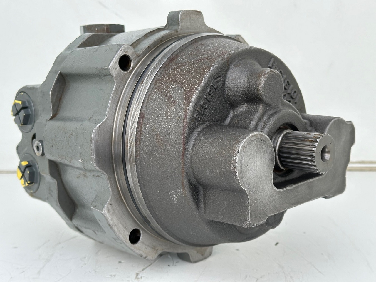 Liebherr Hydraulikeinbaumotor LH46VE 085. ID-Nr.12421312 - ID-Nr.12881023. LO1926, LOS926 K-LC, R922, R924, R926, R926 K-LC, R930 T. #20.38.0978# - Motor hidráulico por Máquina de construção: foto 2 Liebherr Hydraulikeinbaumotor LH46VE 085. ID-Nr.12421312 - ID-Nr.12881023. LO1926, LOS926 K-LC, R922, R924, R926, R926 K-LC, R930 T. #20.38.0978# - Motor hidráulico por Máquina de construção: foto 2
