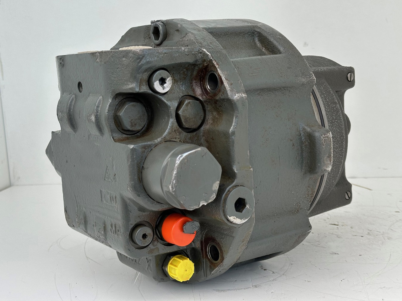 Liebherr Hydraulikeinbaumotor Typ:LH46VE 108. ID-Nr.11428178 . LOS926-1715,R926-1715,R928-1715,R930-1716,R934-1550,R936K-LC,R936K-NLC,R936K-SLC,R938. #11428178.0717# - Comando final por Máquina de construção: foto 5 Liebherr Hydraulikeinbaumotor Typ:LH46VE 108. ID-Nr.11428178 . LOS926-1715,R926-1715,R928-1715,R930-1716,R934-1550,R936K-LC,R936K-NLC,R936K-SLC,R938. #11428178.0717# - Comando final por Máquina de construção: foto 5