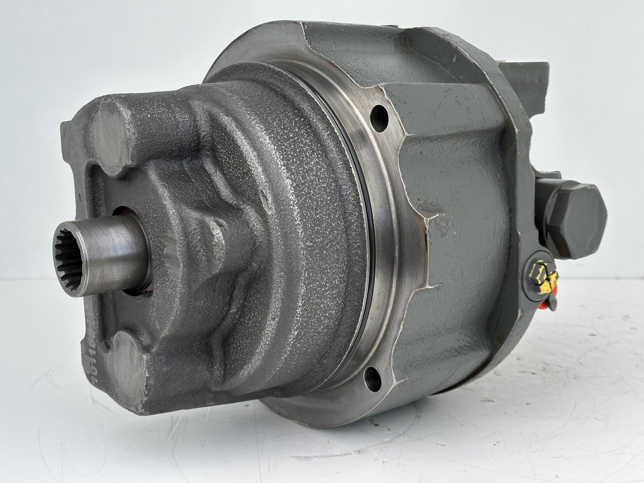 Liebherr Hydraulikeinbaumotor Typ:LH46VE 108. ID-Nr.11428178 . LOS926-1715,R926-1715,R928-1715,R930-1716,R934-1550,R936K-LC,R936K-NLC,R936K-SLC,R938. #11428178.0717# - Comando final por Máquina de construção: foto 1 Liebherr Hydraulikeinbaumotor Typ:LH46VE 108. ID-Nr.11428178 . LOS926-1715,R926-1715,R928-1715,R930-1716,R934-1550,R936K-LC,R936K-NLC,R936K-SLC,R938. #11428178.0717# - Comando final por Máquina de construção: foto 1