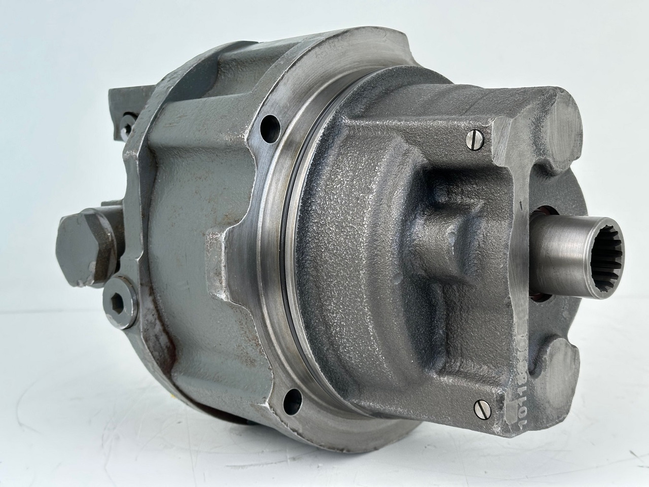 Liebherr Hydraulikeinbaumotor Typ:LH46VE 108. ID-Nr.11428178 . LOS926-1715,R926-1715,R928-1715,R930-1716,R934-1550,R936K-LC,R936K-NLC,R936K-SLC,R938. #11428178.0717# - Comando final por Máquina de construção: foto 2 Liebherr Hydraulikeinbaumotor Typ:LH46VE 108. ID-Nr.11428178 . LOS926-1715,R926-1715,R928-1715,R930-1716,R934-1550,R936K-LC,R936K-NLC,R936K-SLC,R938. #11428178.0717# - Comando final por Máquina de construção: foto 2