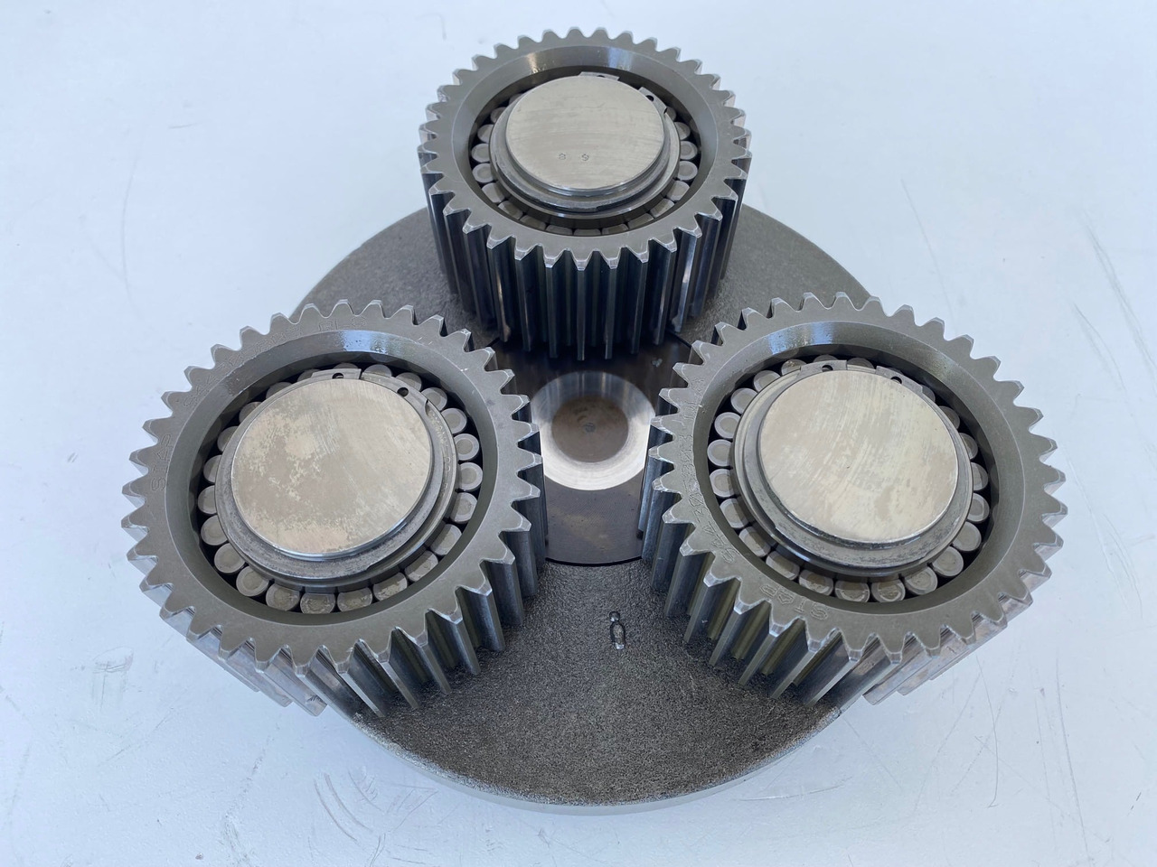 Liebherr Planetenträger ID-Nr.970559601 mit Planetenrad ID-Nr.944305703 - ID-Nr.90213986. A900,A904,A913 COMP,A914 COMP,A914,A916 COMP,A916,A918 COMP,A918,A920,A922 RAIL A924 RAIL,LH18,LH22,LH24,LH2 - Motor de giro por Máquina de construção: foto 1 Liebherr Planetenträger ID-Nr.970559601 mit Planetenrad ID-Nr.944305703 - ID-Nr.90213986. A900,A904,A913 COMP,A914 COMP,A914,A916 COMP,A916,A918 COMP,A918,A920,A922 RAIL A924 RAIL,LH18,LH22,LH24,LH2 - Motor de giro por Máquina de construção: foto 1