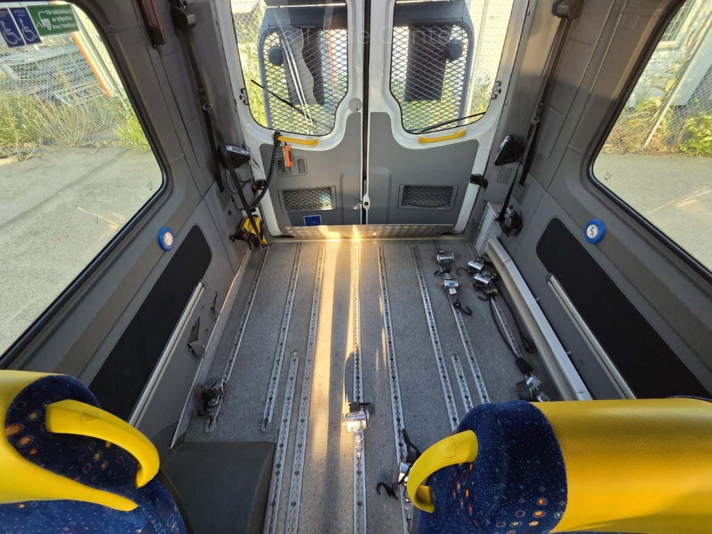 VOLKSWAGEN Crafter 50 LR // 3 units with lift - Minibus, Furgão de passageiros: foto 4 VOLKSWAGEN Crafter 50 LR // 3 units with lift - Minibus, Furgão de passageiros: foto 4