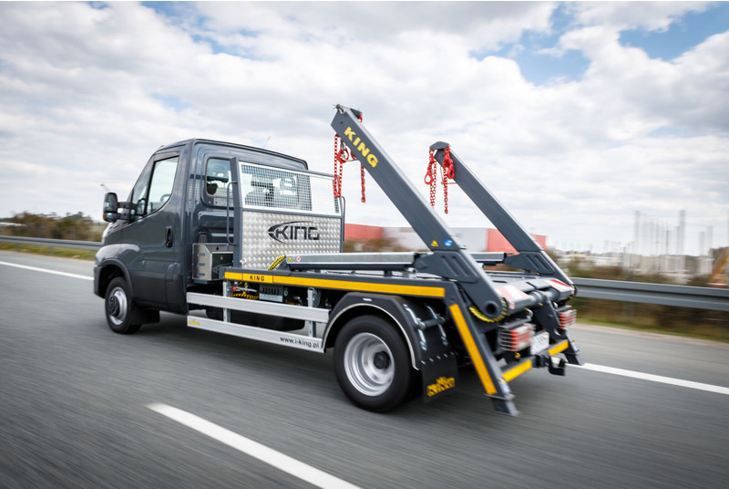 Iveco Daily 70C18 + KING Bramowiec / Skiploader / Absetzkipper - Camião multibenne: foto 3 Iveco Daily 70C18 + KING Bramowiec / Skiploader / Absetzkipper - Camião multibenne: foto 3