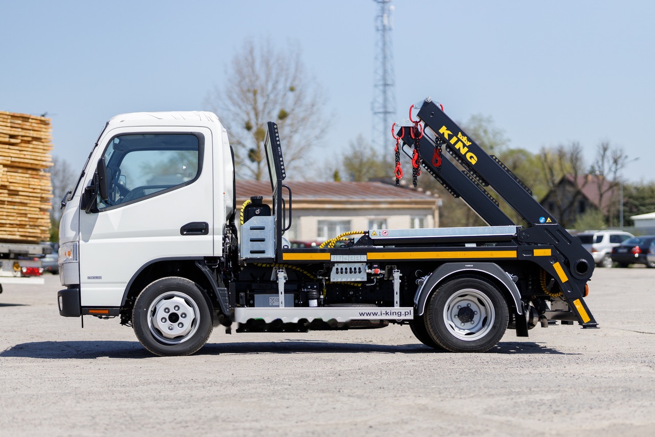 MITSUBISHI Fuso Canter 9C18 - Camião multibenne: foto 1 MITSUBISHI Fuso Canter 9C18 - Camião multibenne: foto 1