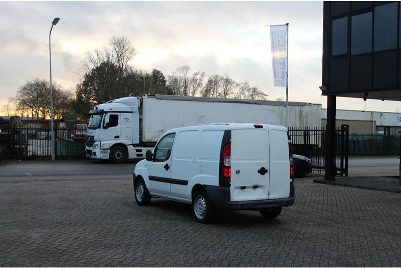 Fiat Doblò Cargo * manual * - Automóvel: foto 3 Fiat Doblò Cargo * manual * - Automóvel: foto 3