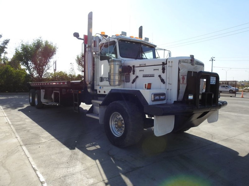 Kenworth * C500 * Bed / winch Truck * 6x4 Oil Field Truck * - Camião de caixa aberta/ Plataforma: foto 2 Kenworth * C500 * Bed / winch Truck * 6x4 Oil Field Truck * - Camião de caixa aberta/ Plataforma: foto 2