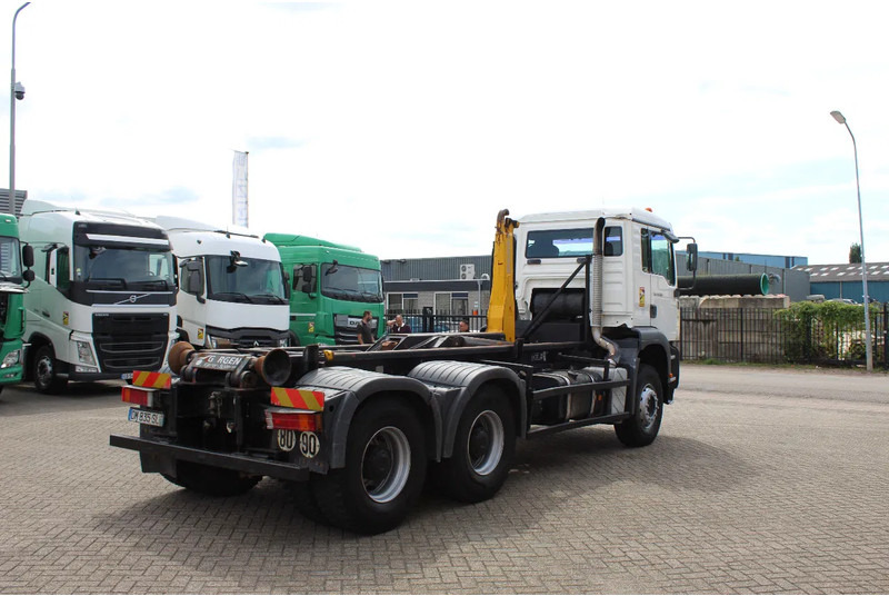 MAN TGA 26.360 * 6X4 * EURO 3 * - Camião com sistema de cabo: foto 4 MAN TGA 26.360 * 6X4 * EURO 3 * - Camião com sistema de cabo: foto 4