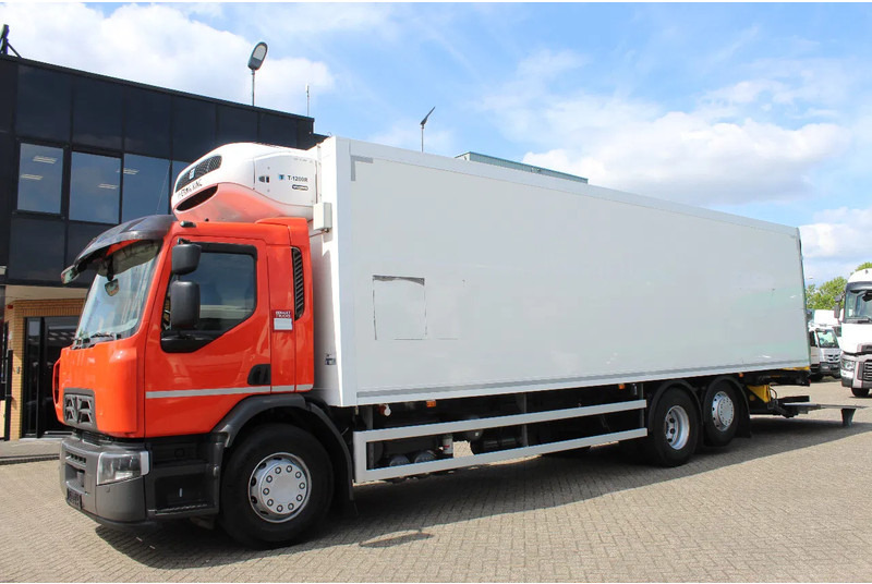 Renault D * WIDE 26 * CARRIER * 6X2 LIFT * - Camião frigorífico: foto 2 Renault D * WIDE 26 * CARRIER * 6X2 LIFT * - Camião frigorífico: foto 2