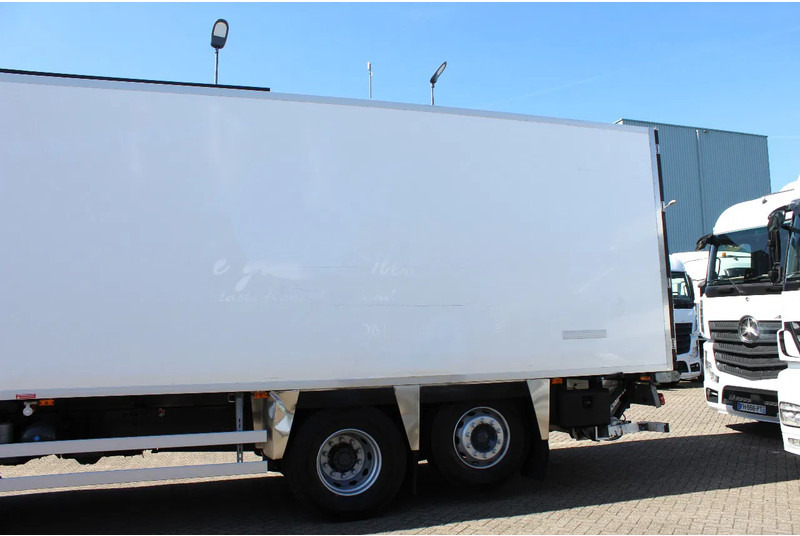 Renault Premium 310 * EURO5 * CARRIER SUPRA 850 * 6X2 * MANUAUL * - Camião frigorífico: foto 5 Renault Premium 310 * EURO5 * CARRIER SUPRA 850 * 6X2 * MANUAUL * - Camião frigorífico: foto 5