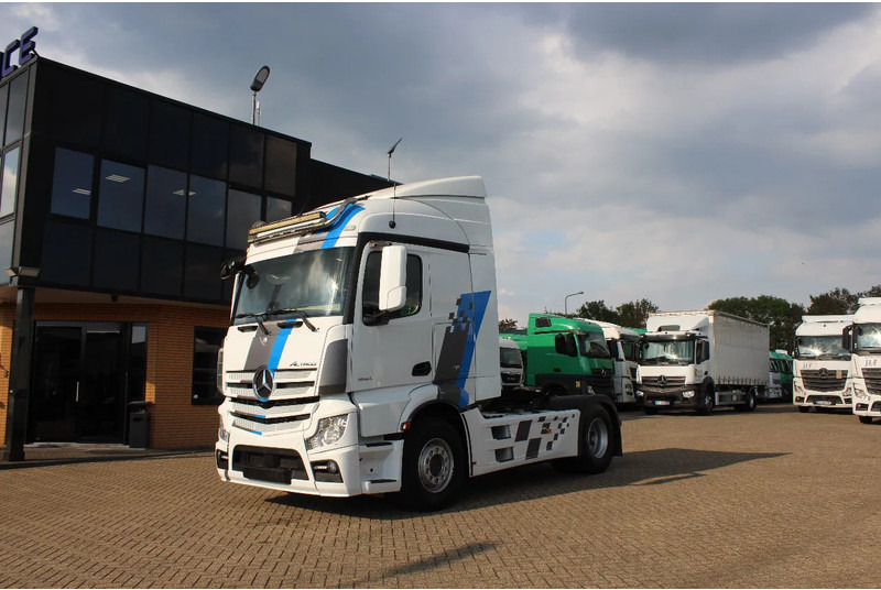 Mercedes-Benz Actros 1853 * RETARDER * 4X2 * - Tractor: foto 2 Mercedes-Benz Actros 1853 * RETARDER * 4X2 * - Tractor: foto 2