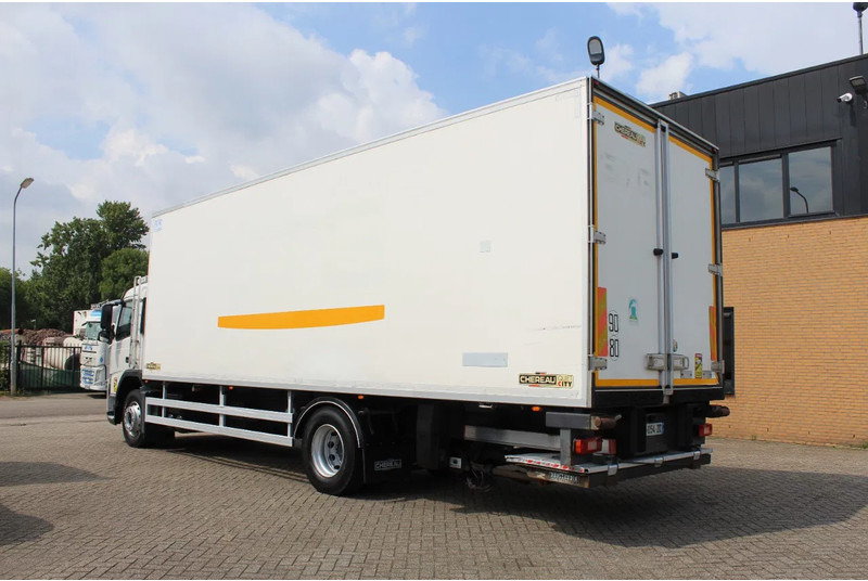 Volvo FM 330 * EURO5 * CARRIER SUPRA SILENT MT * - Camião frigorífico: foto 2 Volvo FM 330 * EURO5 * CARRIER SUPRA SILENT MT * - Camião frigorífico: foto 2