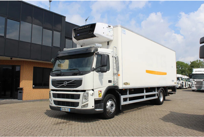 Volvo FM 330 * EURO5 * CARRIER SUPRA SILENT MT * - Camião frigorífico: foto 1 Volvo FM 330 * EURO5 * CARRIER SUPRA SILENT MT * - Camião frigorífico: foto 1