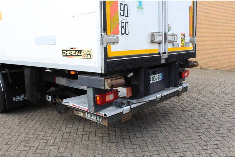 Volvo FM 330 * EURO5 * CARRIER SUPRA SILENT MT * - Camião frigorífico: foto 4 Volvo FM 330 * EURO5 * CARRIER SUPRA SILENT MT * - Camião frigorífico: foto 4