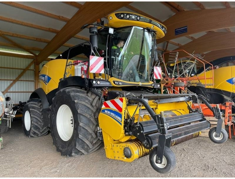 New Holland FR 650 - Picadora de forragem automotriz: foto 1 New Holland FR 650 - Picadora de forragem automotriz: foto 1