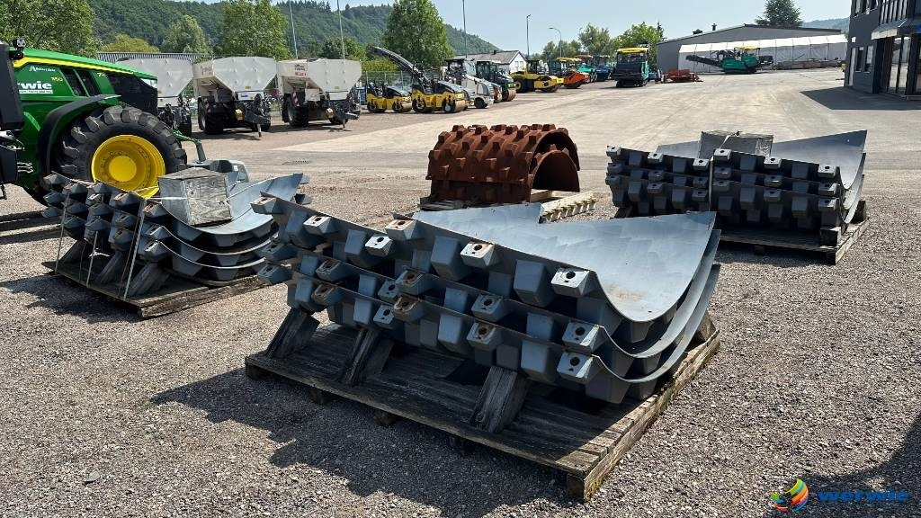 Hamm HAMM + VOLVO Stampffußschalen - Peça de reposição por Rolo: foto 4 Hamm HAMM + VOLVO Stampffußschalen - Peça de reposição por Rolo: foto 4