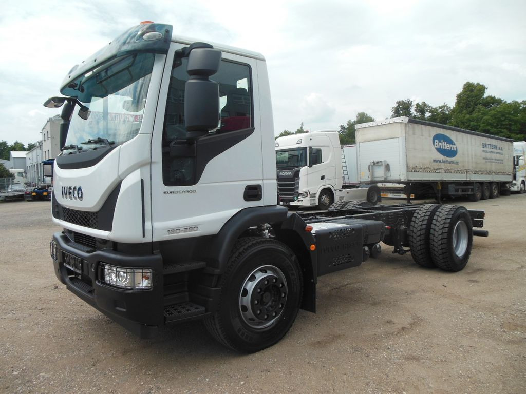 Iveco EUROCARGO ML 180E28/P, PTO - Camião chassi: foto 1 Iveco EUROCARGO ML 180E28/P, PTO - Camião chassi: foto 1