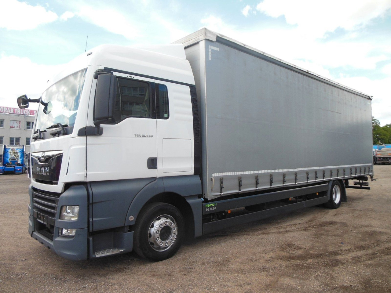 MAN TGX 18.460, XLX, VOLL LUFT, PRITSCHE 9,2M, TOP!! - Camião de lona: foto 1 MAN TGX 18.460, XLX, VOLL LUFT, PRITSCHE 9,2M, TOP!! - Camião de lona: foto 1