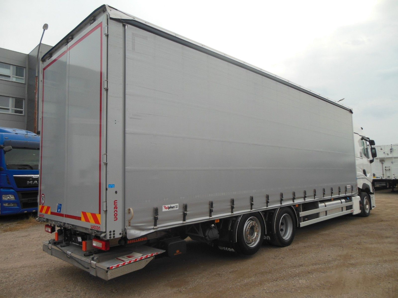 Renault T 440, 6X2, D-HOLLANDIA, 23 PALETTEN, WIE NEUE! - Camião de lona: foto 3 Renault T 440, 6X2, D-HOLLANDIA, 23 PALETTEN, WIE NEUE! - Camião de lona: foto 3