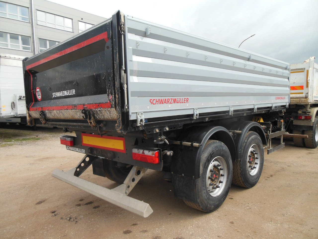 Schwarzmüller TKIA 2/E - Reboque basculante: foto 3 Schwarzmüller TKIA 2/E - Reboque basculante: foto 3
