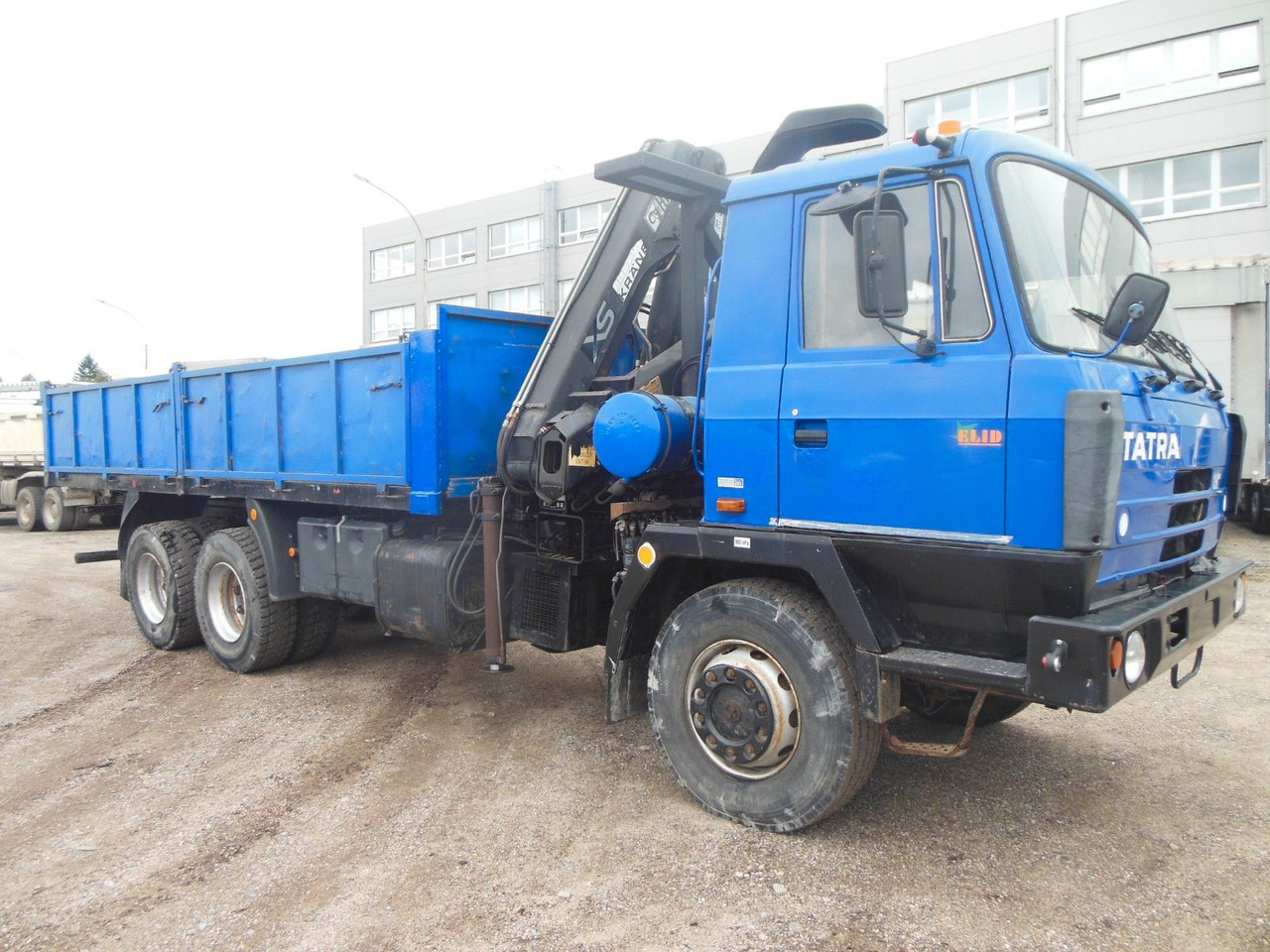 Tatra T 815, 6X6, HIAB 144 B - 3 DUO - Camião de caixa aberta/ Plataforma, Camião grua: foto 2 Tatra T 815, 6X6, HIAB 144 B - 3 DUO - Camião de caixa aberta/ Plataforma, Camião grua: foto 2