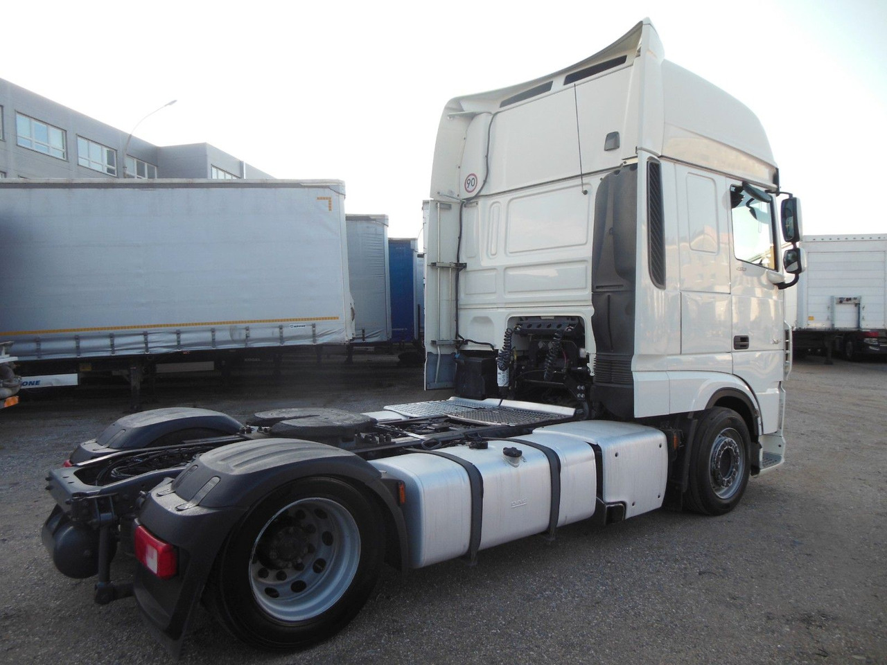 DAF XF 106.480 SSC, LOWDECK, STANDKLIMA, TOP!!! - Tractor: foto 3 DAF XF 106.480 SSC, LOWDECK, STANDKLIMA, TOP!!! - Tractor: foto 3
