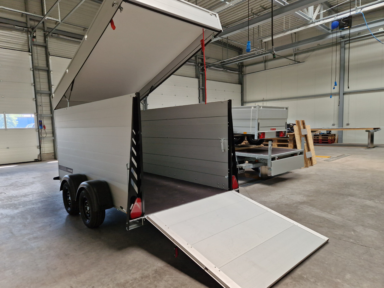 ALUBOXX Deckelanhänger GTB 2500 VT3 Ultra Low Tandem 2500kg - Reboque furgão: foto 1 ALUBOXX Deckelanhänger GTB 2500 VT3 Ultra Low Tandem 2500kg - Reboque furgão: foto 1