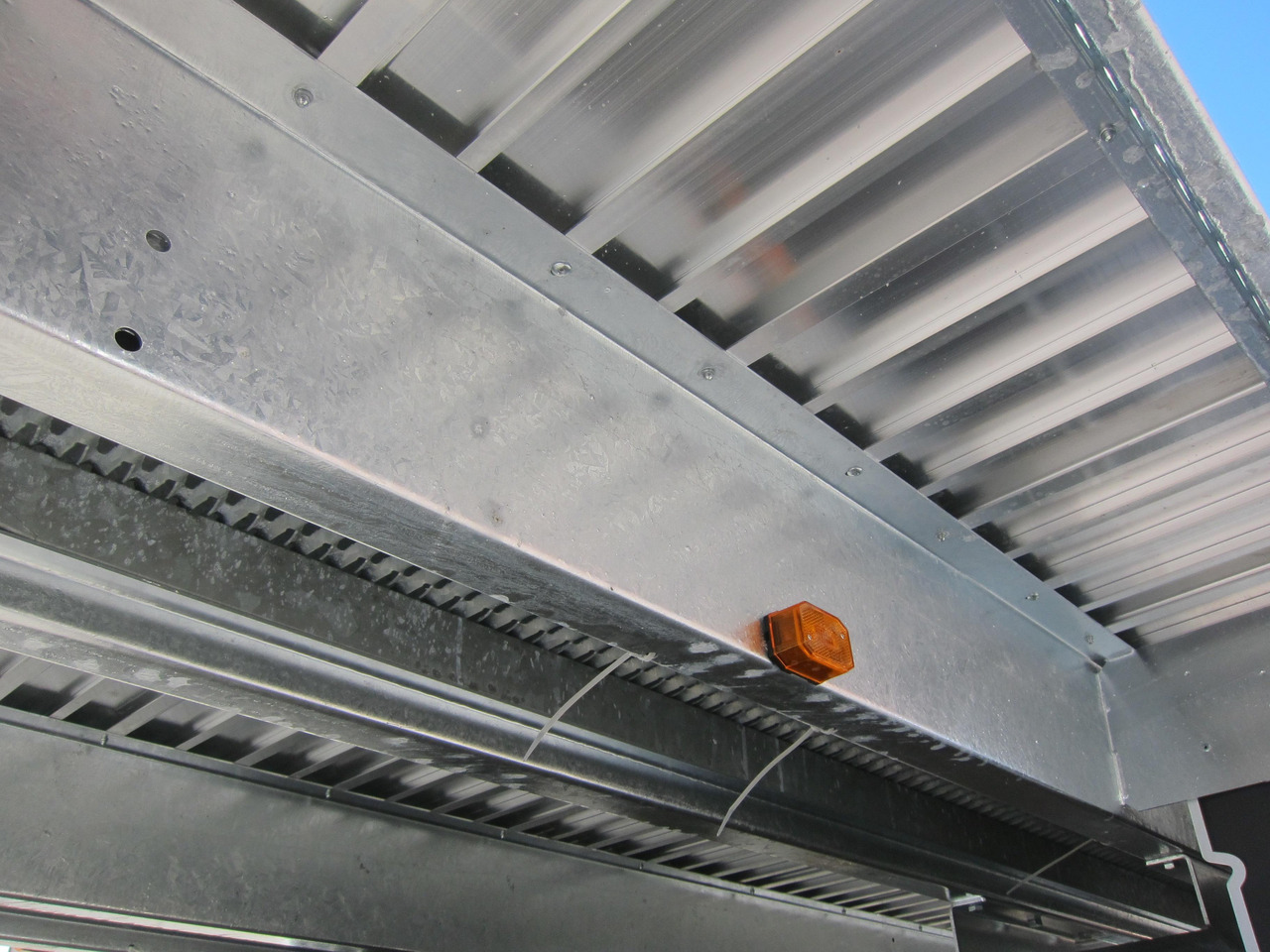 Anssems MSX 3500 Multitransporter 405x200cm Aluboden 3500kg ONLINE AKTION - Reboque plataforma/ Caixa aberta: foto 3 Anssems MSX 3500 Multitransporter 405x200cm Aluboden 3500kg ONLINE AKTION - Reboque plataforma/ Caixa aberta: foto 3