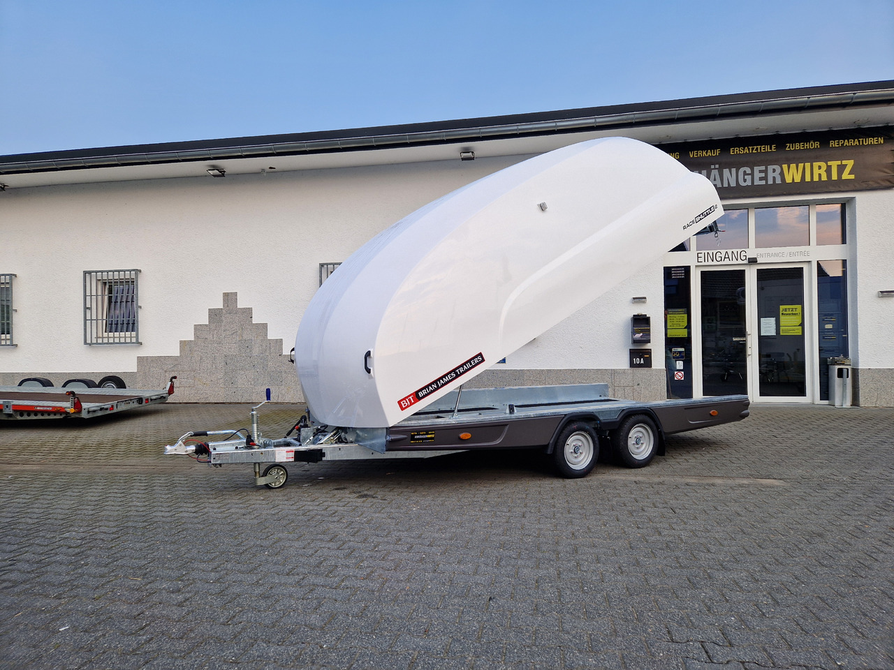 BJT Race Shuttle 2 Transporter 430x195x160cm ankippbar Winde 2600kg 100 km/H Modell 2024 - Reboque transporte de veículos: foto 1 BJT Race Shuttle 2 Transporter 430x195x160cm ankippbar Winde 2600kg 100 km/H Modell 2024 - Reboque transporte de veículos: foto 1