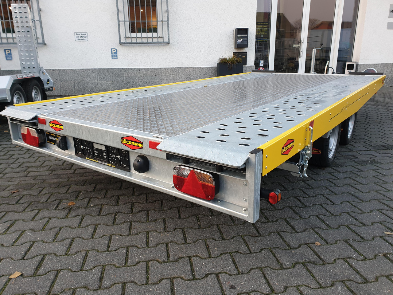 Böckmann AH 4320/35 430x208cm easyload ankipbar Aluboden 3500kg - Reboque transporte de veículos: foto 3 Böckmann AH 4320/35 430x208cm easyload ankipbar Aluboden 3500kg - Reboque transporte de veículos: foto 3