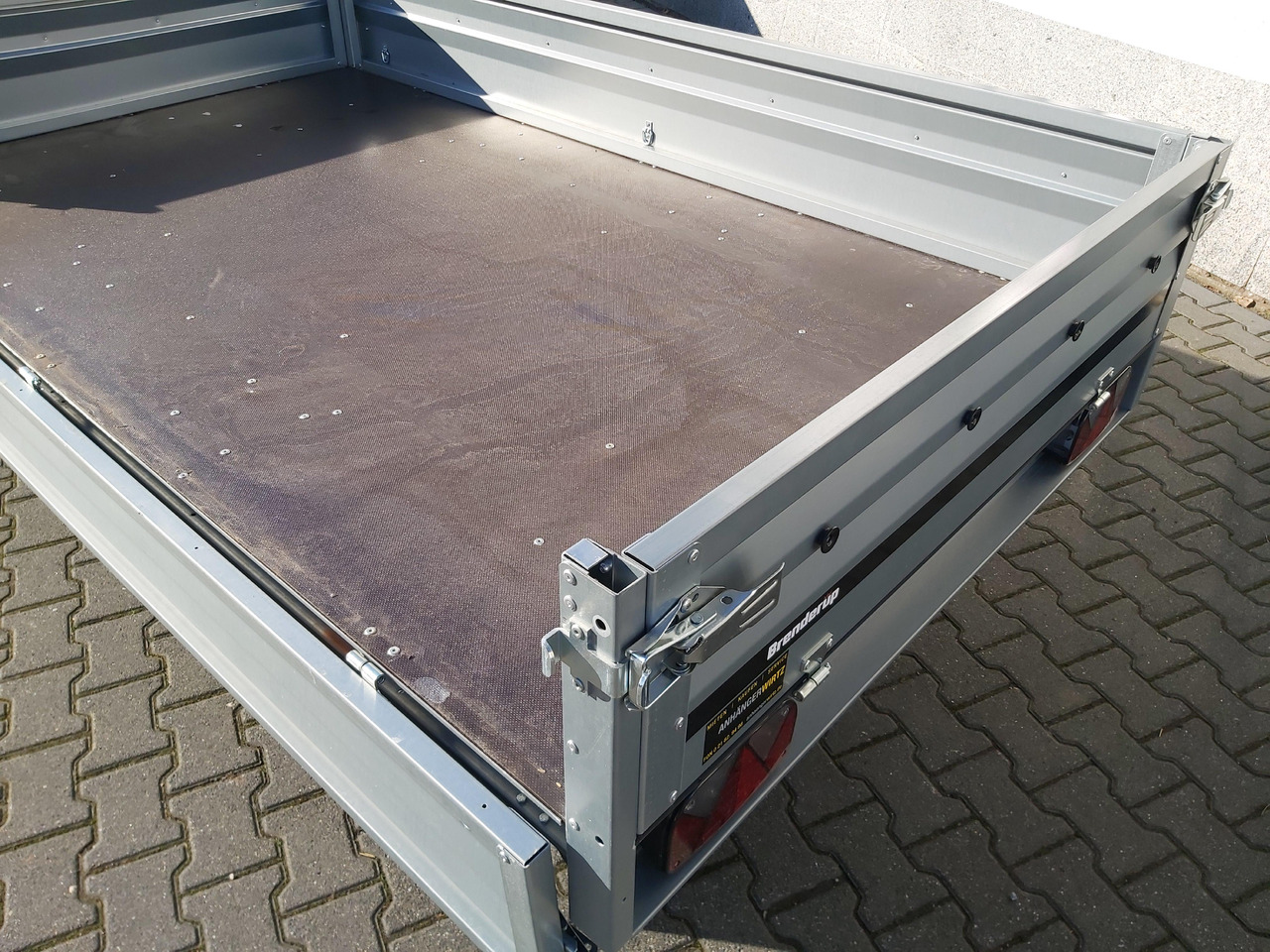 Brenderup 3251 STU 750 250x142x35cm Tandemachse 13" (S) 750kg - Reboque plataforma/ Caixa aberta: foto 4 Brenderup 3251 STU 750 250x142x35cm Tandemachse 13" (S) 750kg - Reboque plataforma/ Caixa aberta: foto 4