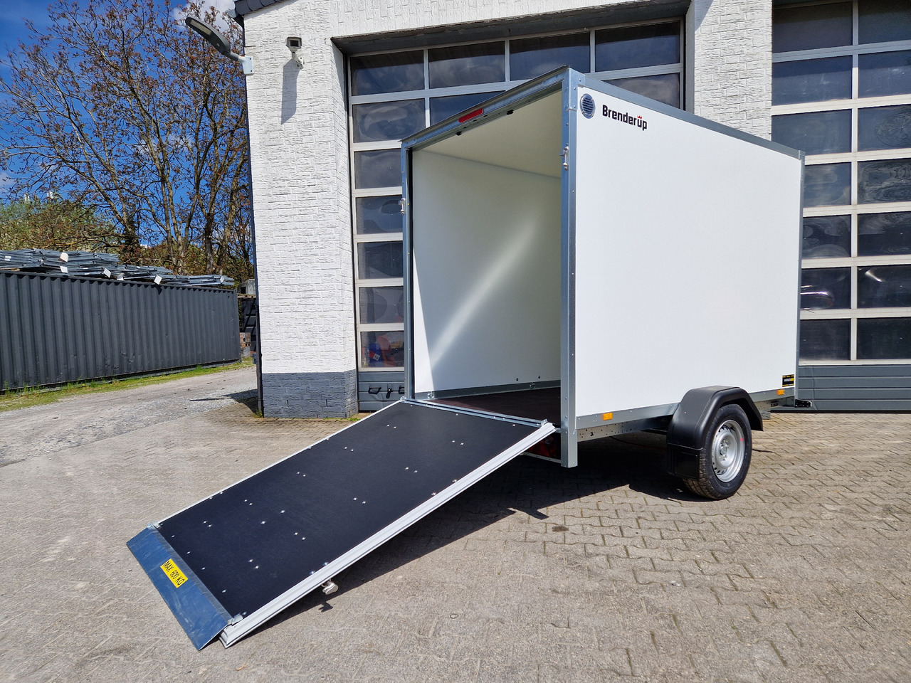 Brenderup Cargo Dynamic CD260 BD R 260x150x185 Heckrampe Wabenwände (S) 1300kg - Reboque furgão: foto 1 Brenderup Cargo Dynamic CD260 BD R 260x150x185 Heckrampe Wabenwände (S) 1300kg - Reboque furgão: foto 1