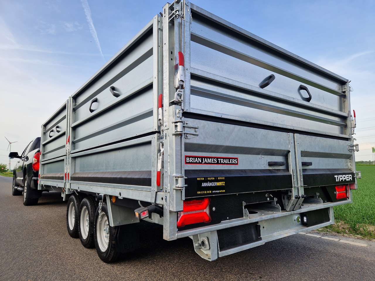 Reboque basculante Brian James Trailer Tipper 526-4020 400x200x100cm Aufsatz elek. blackline LED Tridem 3500kg Aktion: foto 10 Reboque basculante Brian James Trailer Tipper 526-4020 400x200x100cm Aufsatz elek. blackline LED Tridem 3500kg Aktion: foto 10