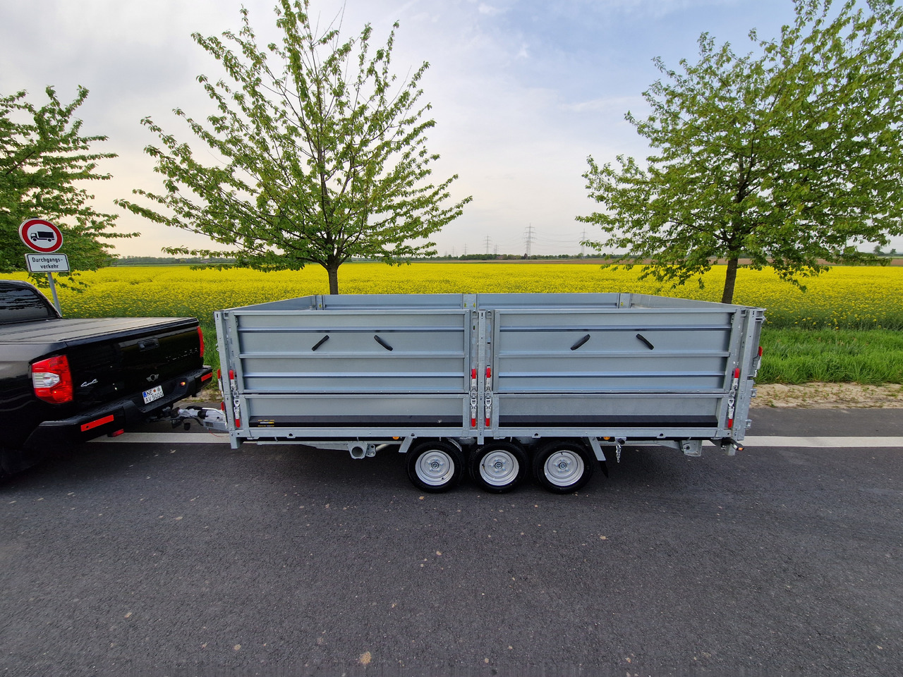Reboque basculante Brian James Trailer Tipper 526-4020 400x200x100cm Aufsatz elek. blackline LED Tridem 3500kg Aktion: foto 15 Reboque basculante Brian James Trailer Tipper 526-4020 400x200x100cm Aufsatz elek. blackline LED Tridem 3500kg Aktion: foto 15