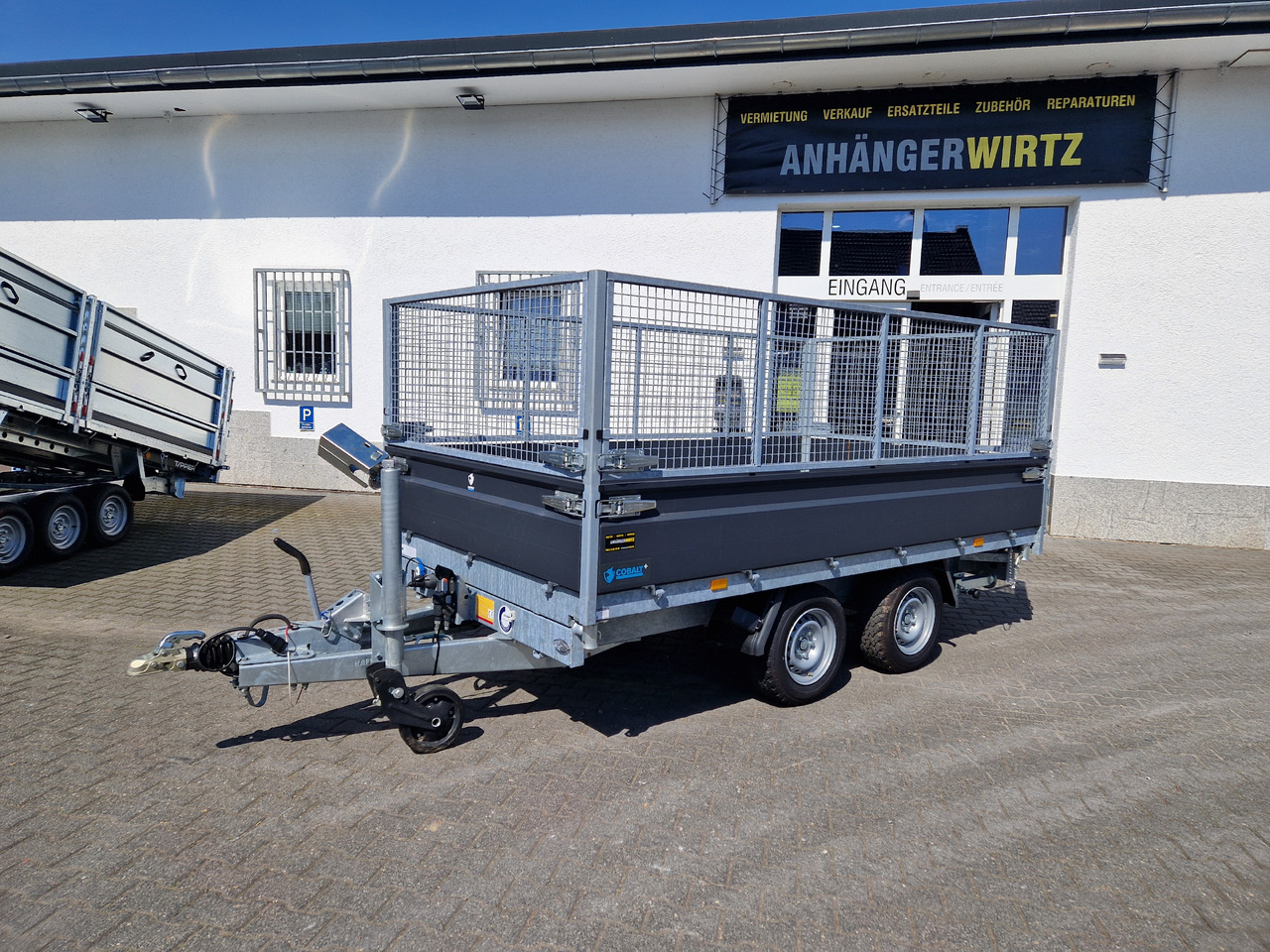 COBALT+ 335x180x40cm black +40cm hohe Aluwände Rampen Stützen Laubgitter 70cm Parabel 3500kg - Reboque basculante: foto 4 COBALT+ 335x180x40cm black +40cm hohe Aluwände Rampen Stützen Laubgitter 70cm Parabel 3500kg - Reboque basculante: foto 4
